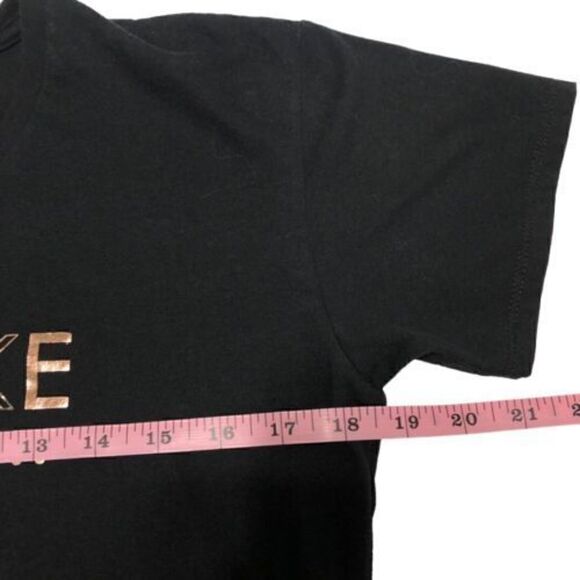 Bubba Gump Womens T Shirt Sz Medium Life Is Like A Box Of Chocolates Black Gold - Picture 3 of 5